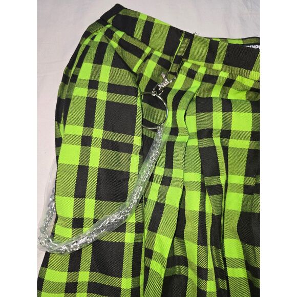 Hot Topic Green Plaid Chain Pleated Skirt - Size Medium - NWT - 86 - Picture 2 of 7